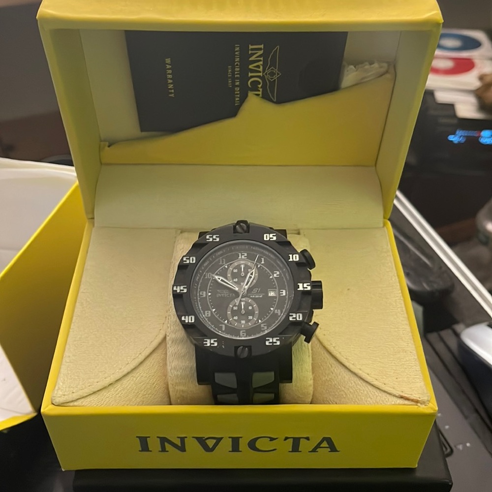 I’m sell my Invicta watch super dope